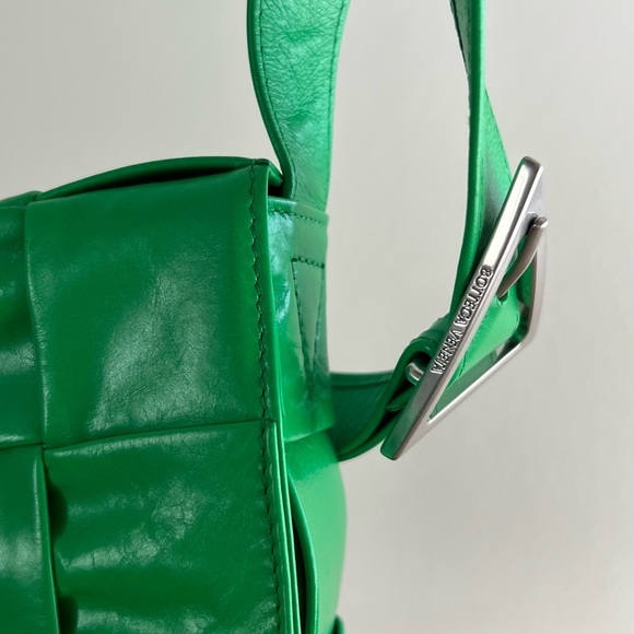 Bottega Veneta Intrecciato Paper Leather Messenger Bag in Parakeet - Picture 2 of 12